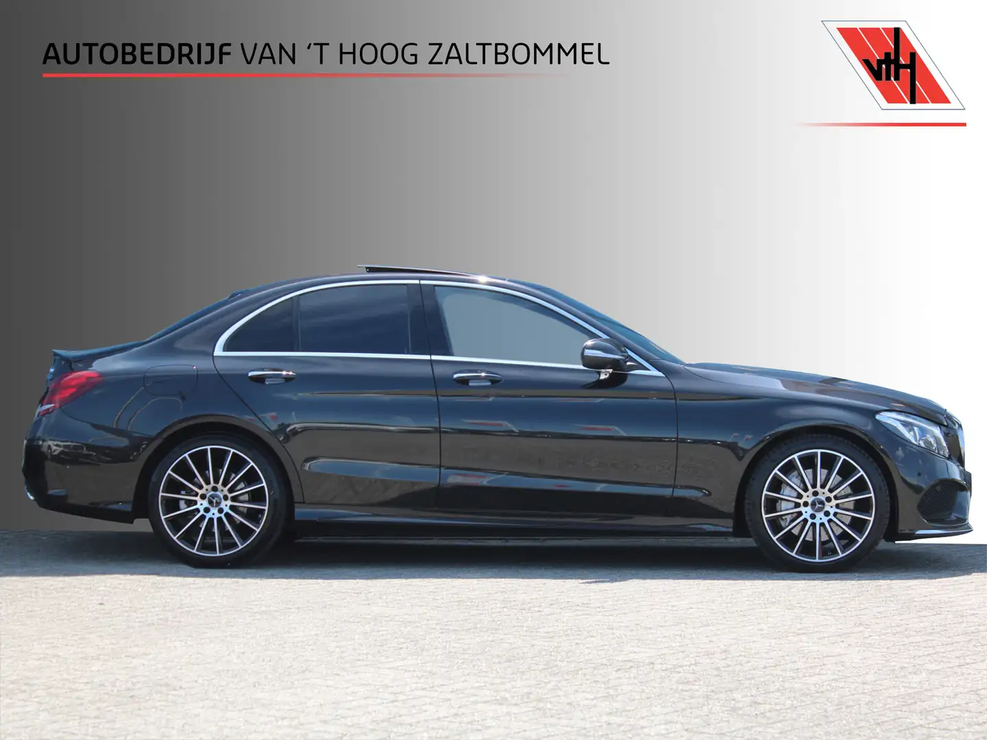 Mercedes-Benz C 400 4MATIC AMG DESIGNO LEDER MEMORY PANORAMADAK HUD BU Zwart - 1