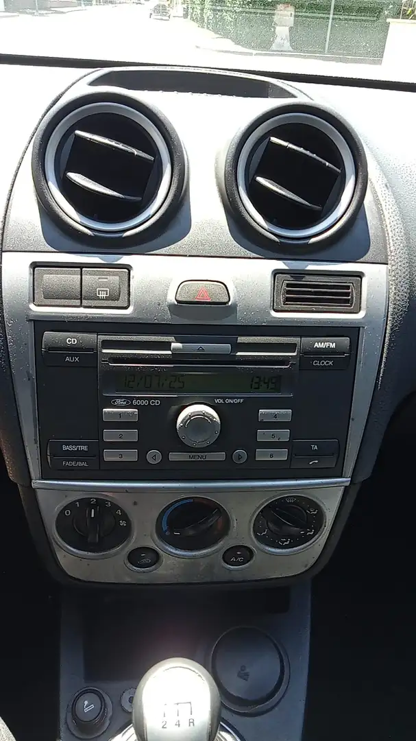 Ford Fiesta Fiesta 5p 1.8 tddi Ambiente Argento - 2