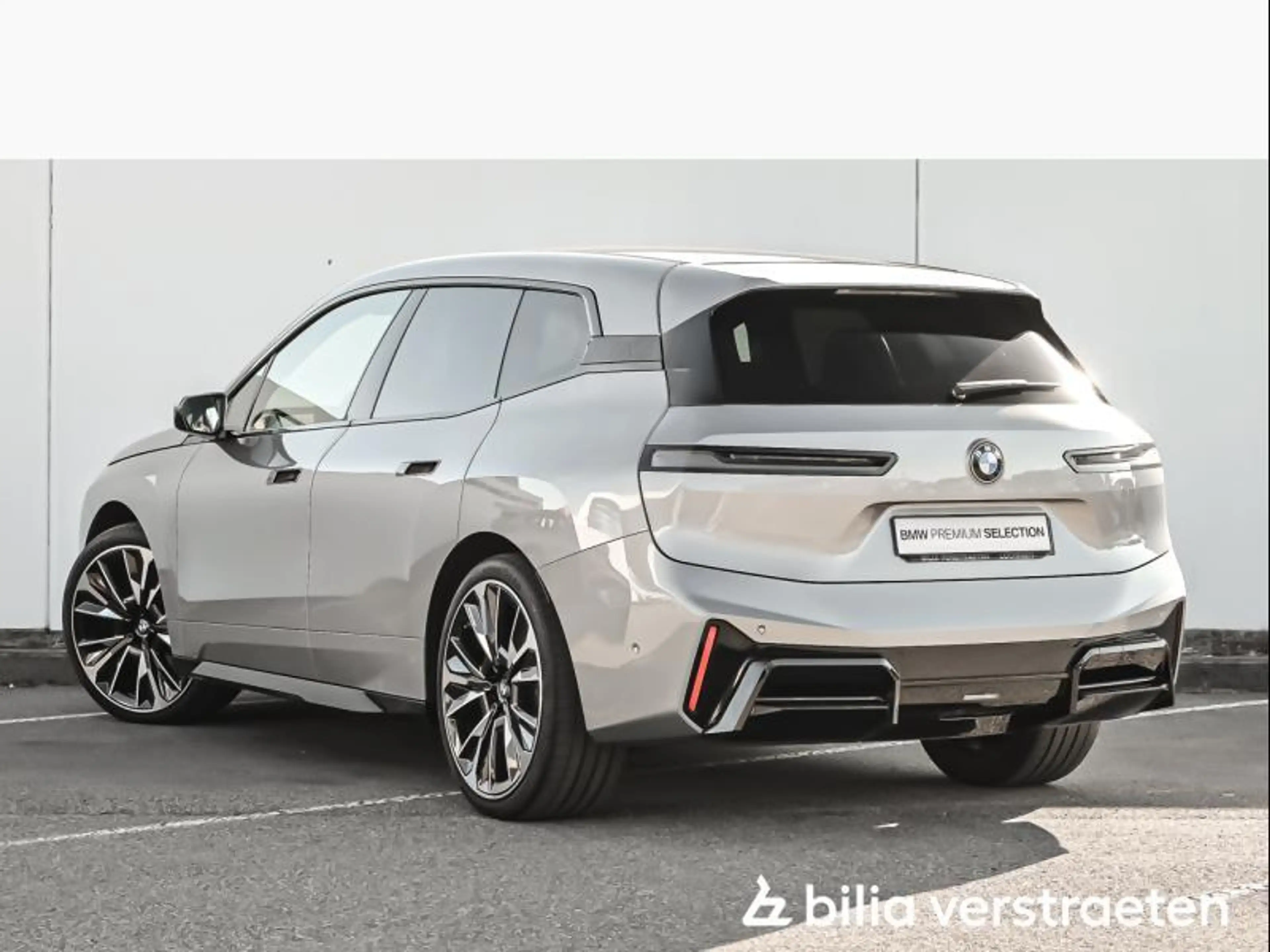 BMW iX xD45 MPro - SKYLOUNGE - TRKHK - ACC - 360 - H&K — photo 5