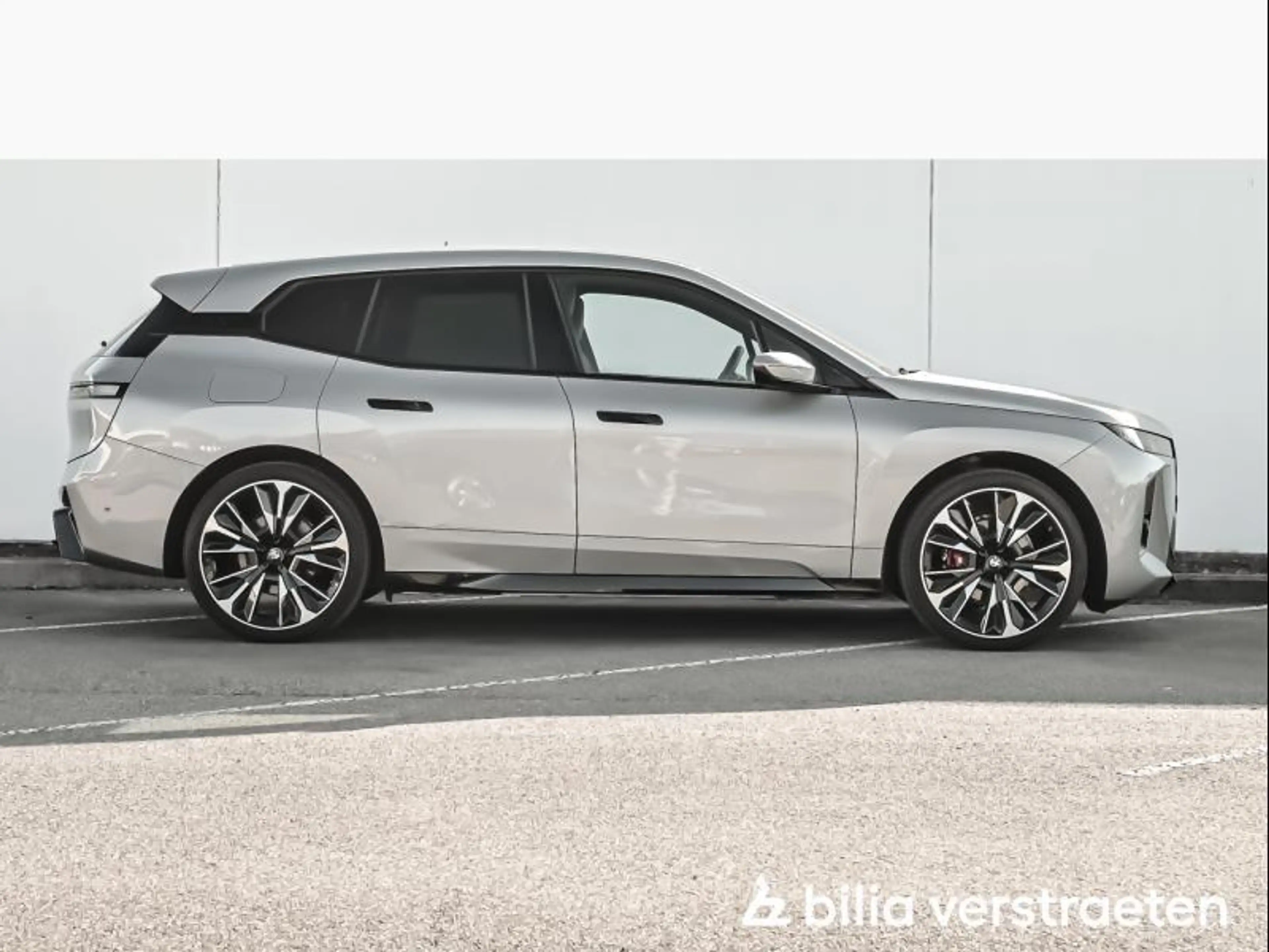 BMW iX xD45 MPro - SKYLOUNGE - TRKHK - ACC - 360 - H&K — photo 3