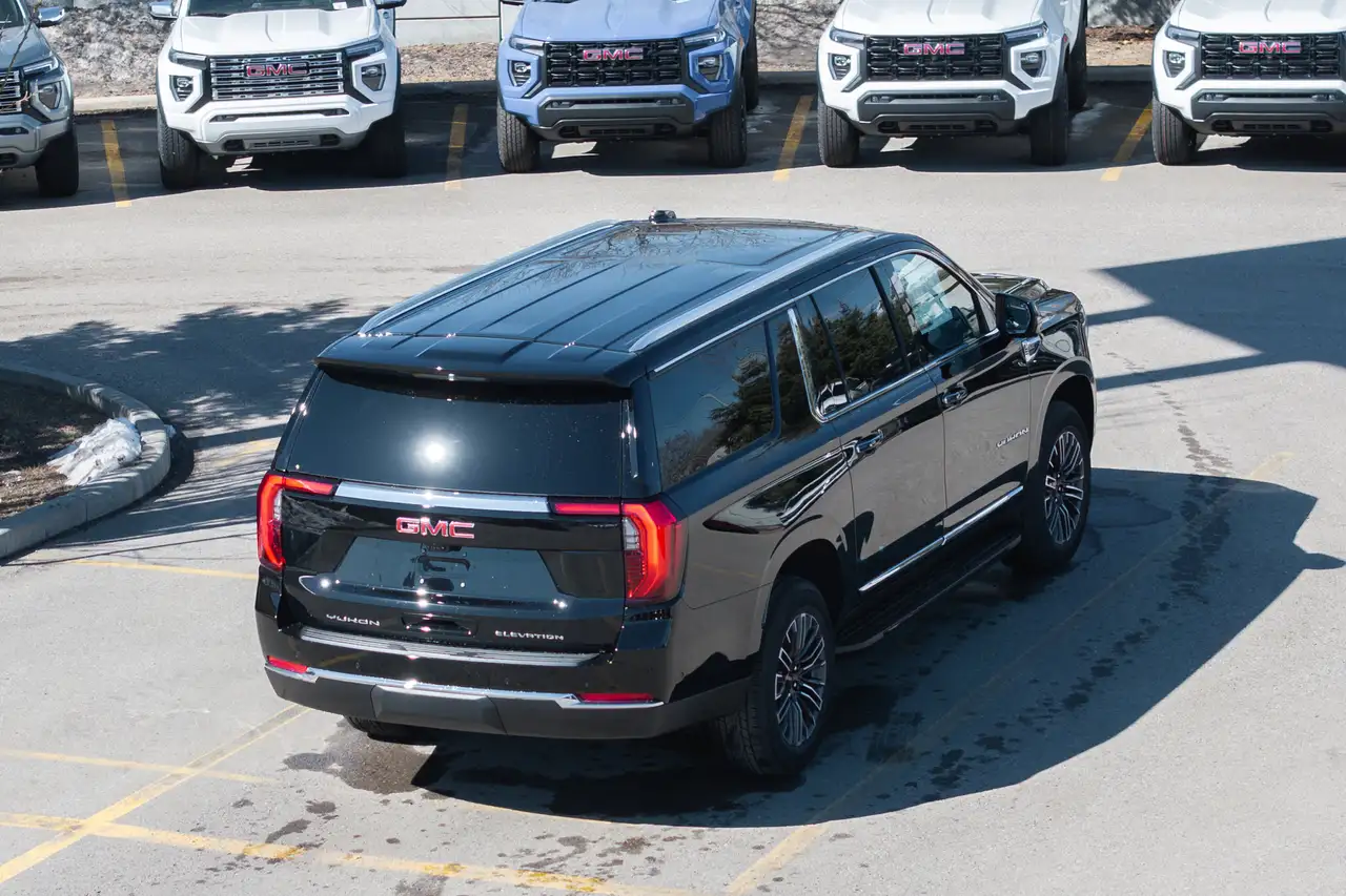 GMC Yukon снимка GMC Yukon