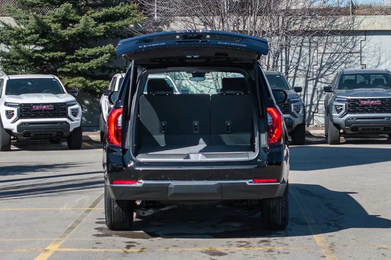 GMC Yukon снимка GMC Yukon