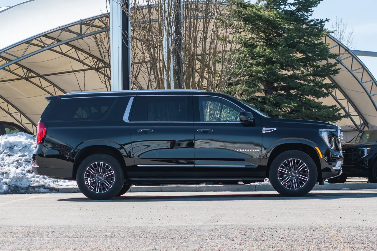 GMC Yukon снимка GMC Yukon