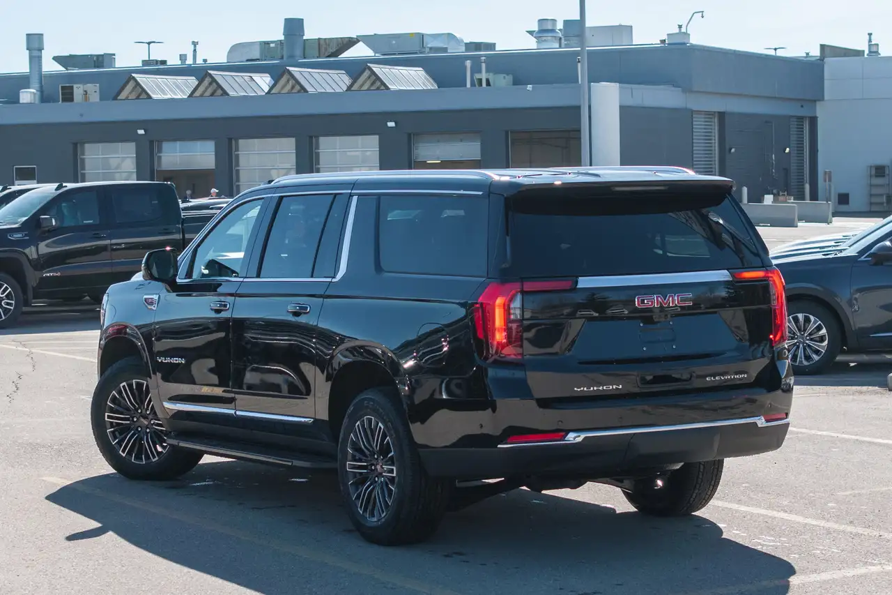 GMC Yukon снимка GMC Yukon