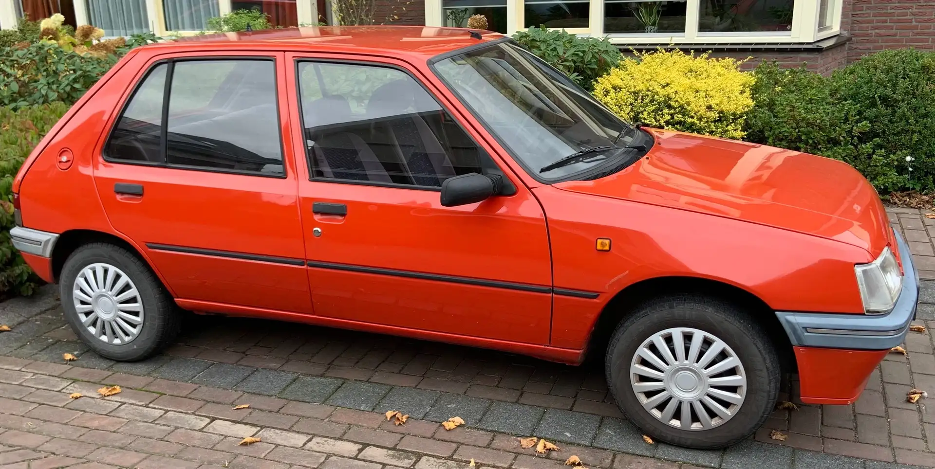 Peugeot 205 205 Forever Červená - 2