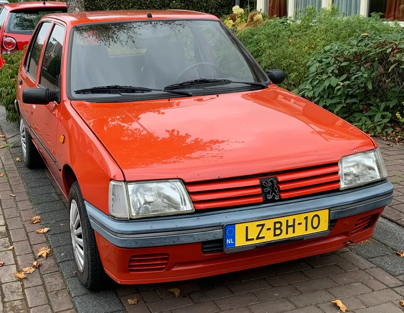 Peugeot 205 205 Forever Červená - 1