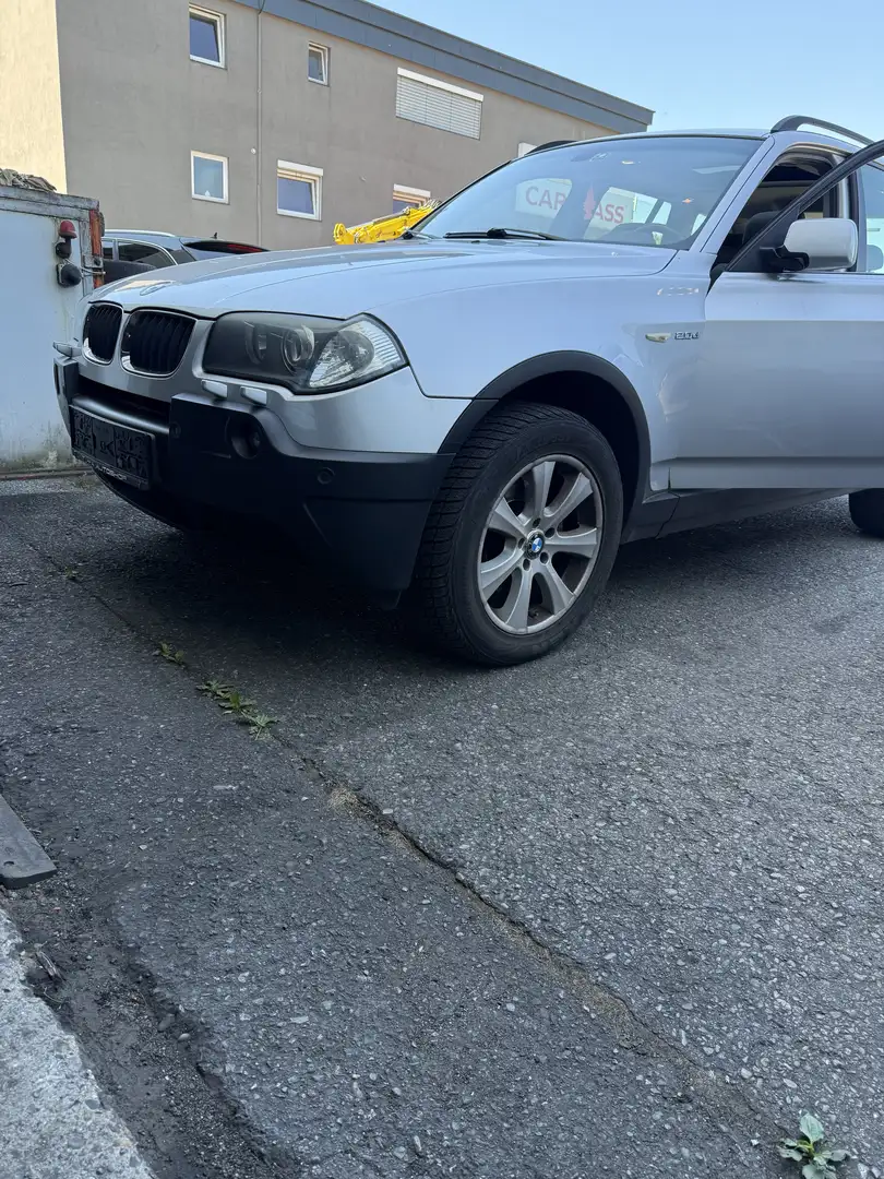 BMW X3 2,0d Österreich-Paket Silber - 1