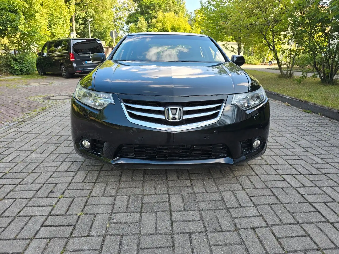 Honda Accord Lim. Executive Schwarz - 1