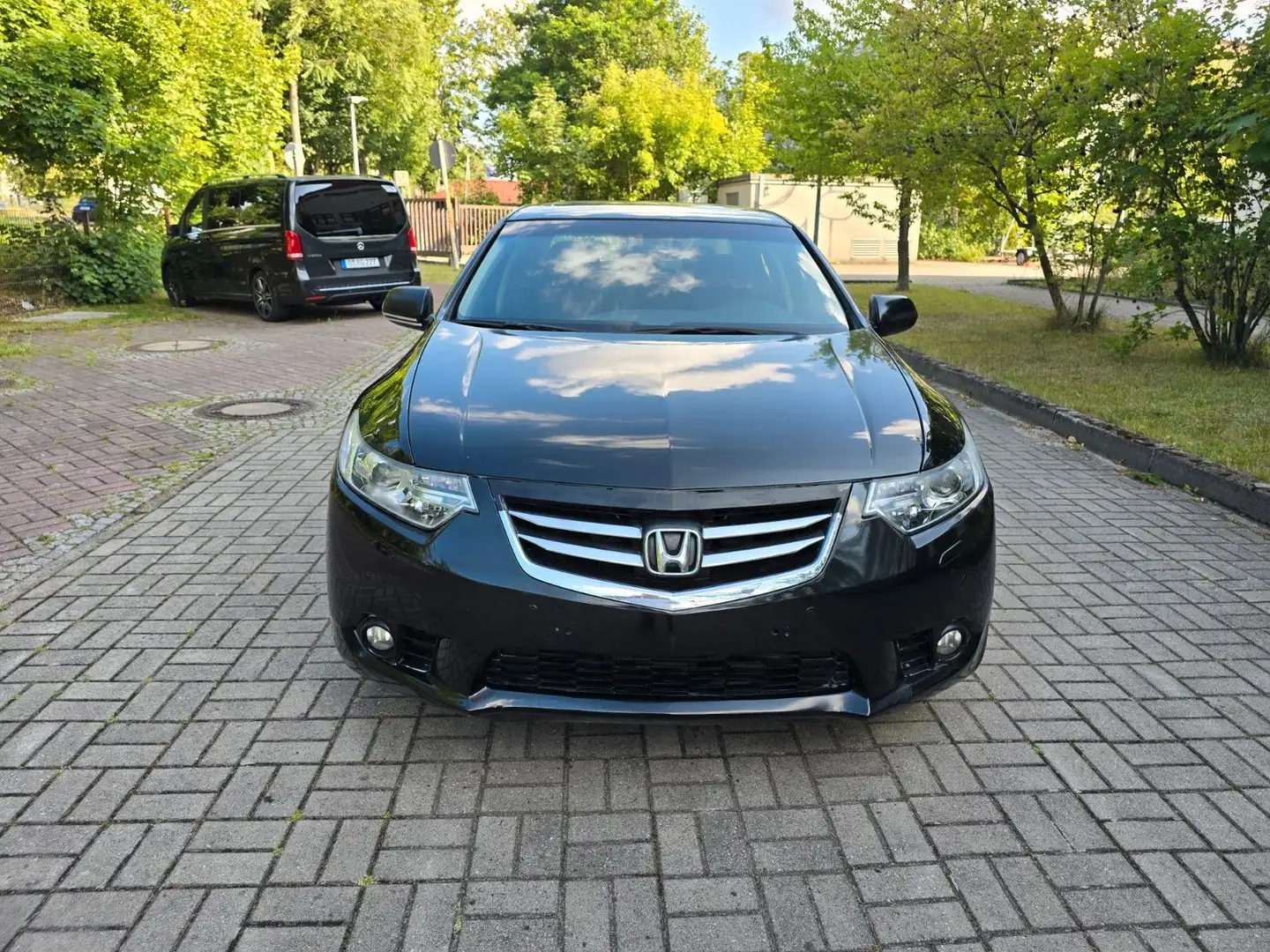 Honda Accord Lim. Executive Schwarz - 2