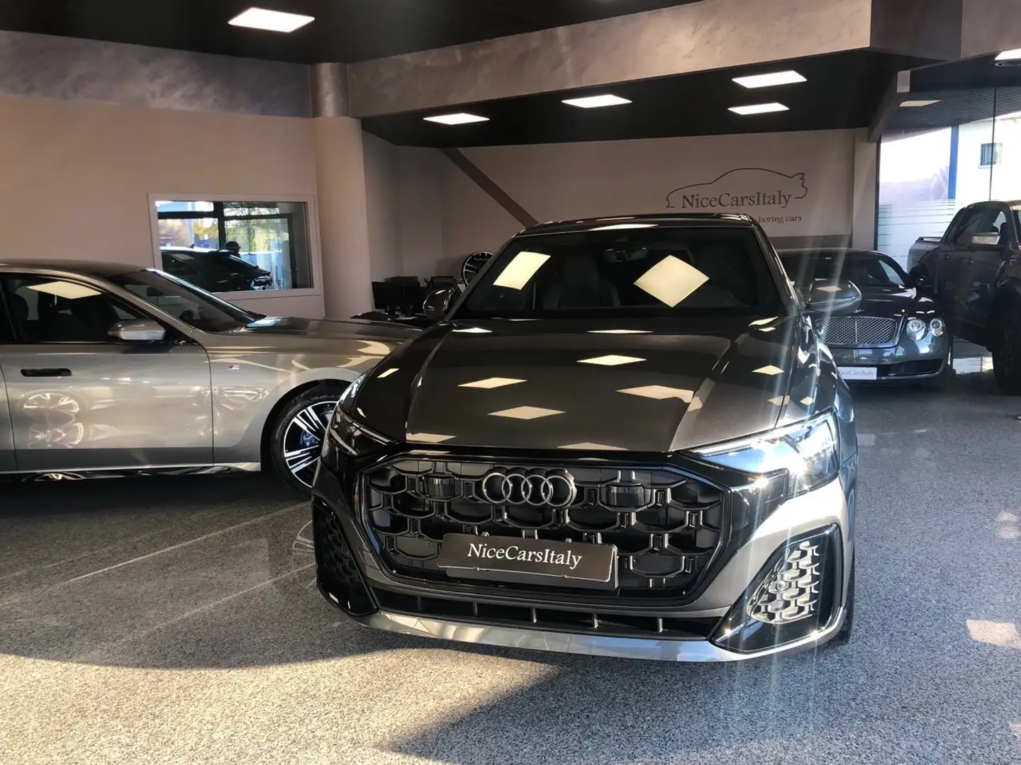 Audi Q8 3.0 tdi mhev S line edition quattro 286cv Grau - 1