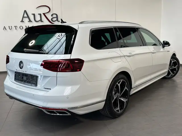Volkswagen Passat view 4