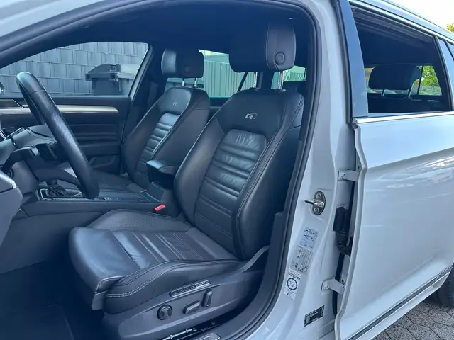 Volkswagen Passat view 12