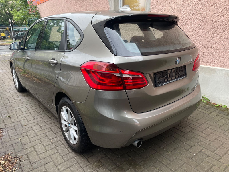 BMW 218 i Active Tourer Navi,PDC TÜV 5/27!!! — photo 4
