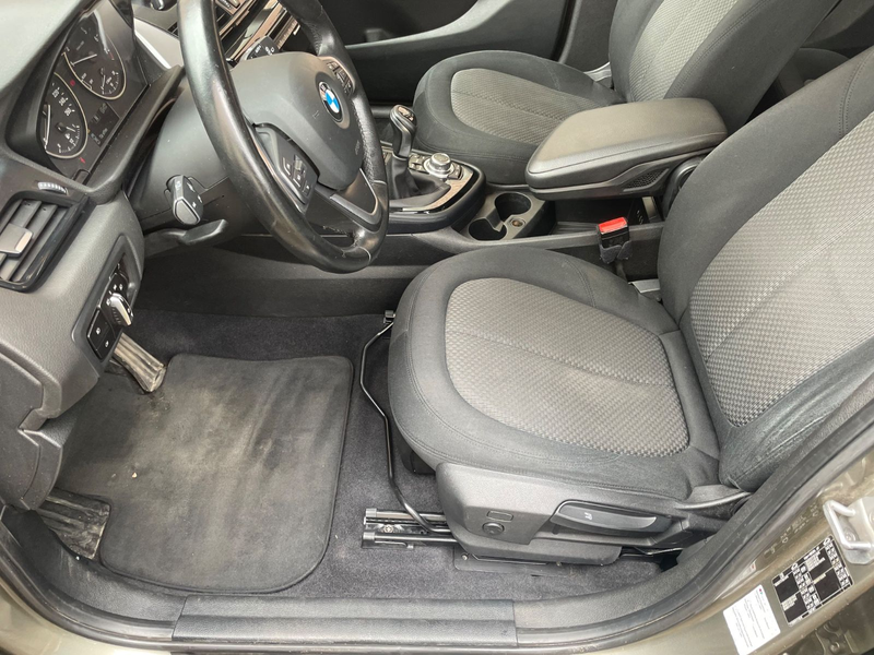 BMW 218 i Active Tourer Navi,PDC TÜV 5/27!!! — photo 11