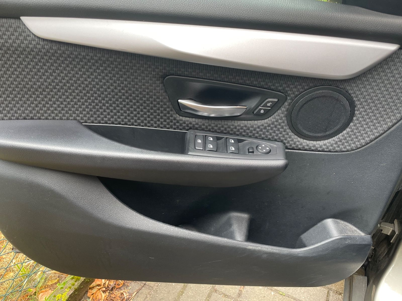 BMW 218 i Active Tourer Navi,PDC TÜV 5/27!!! — photo 9