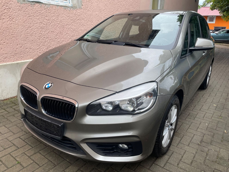 BMW 218 i Active Tourer Navi,PDC TÜV 5/27!!! — photo 3