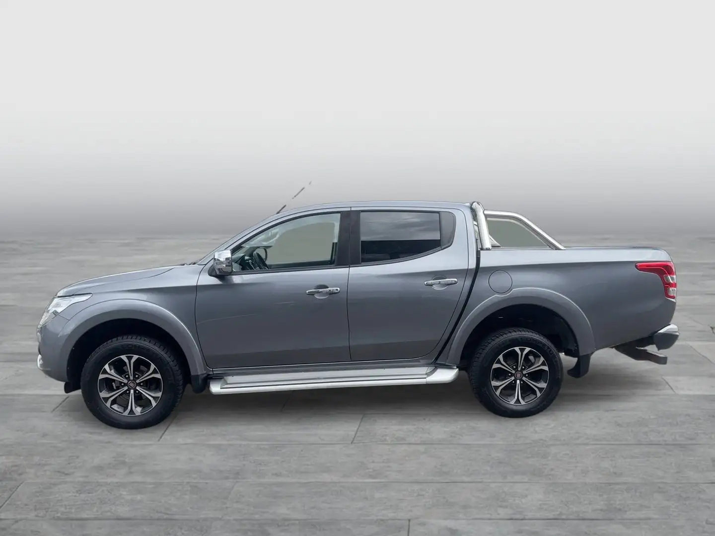Fiat Fullback Double Cab LX Plus + Adventure Grau - 2