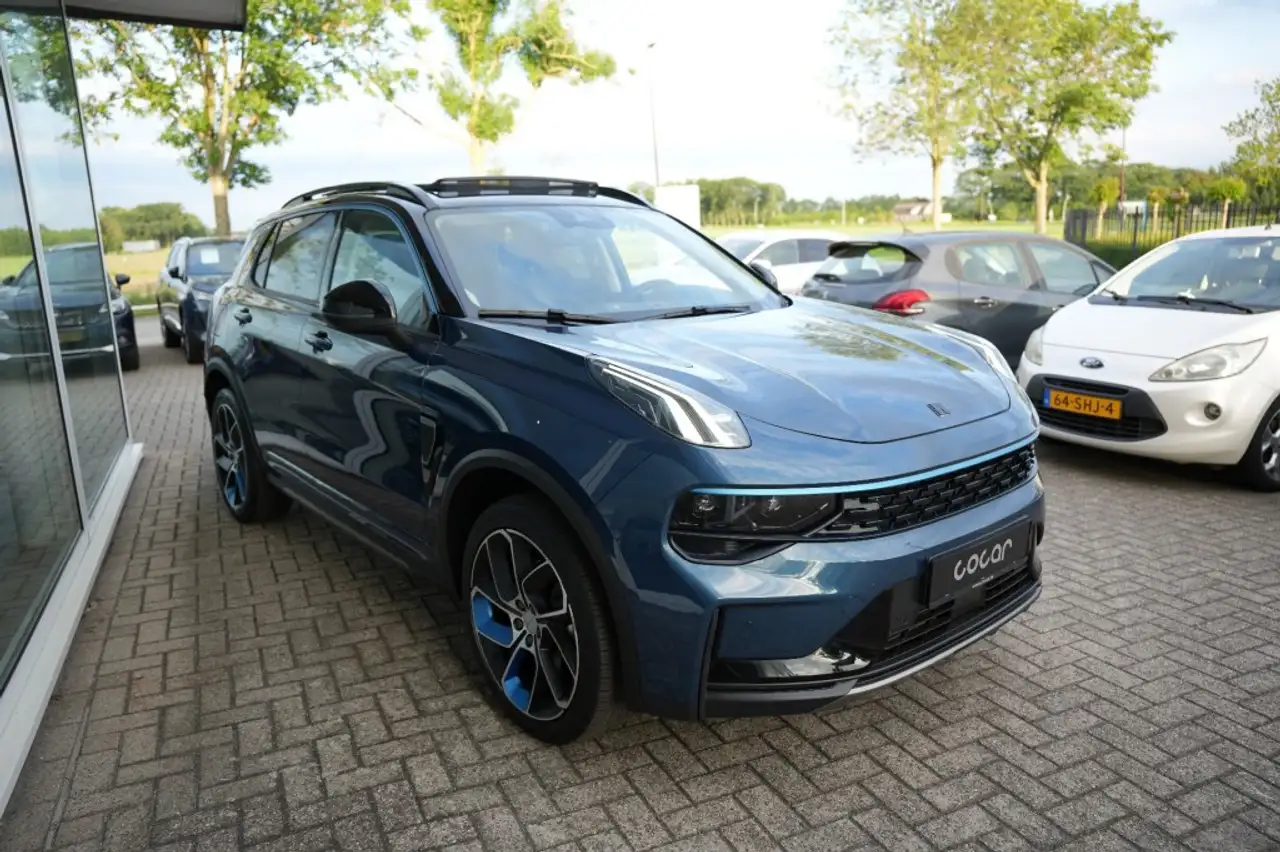 Lynk & Co 01 2022