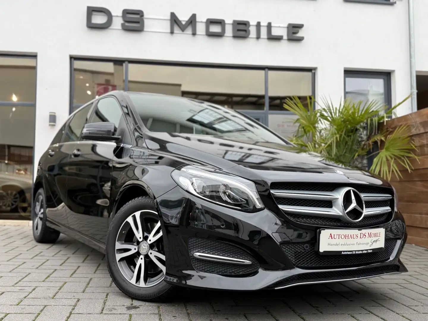 Mercedes-Benz B 180 Style/LED Licht/Navi/Winterräder Gratis Negro - 2