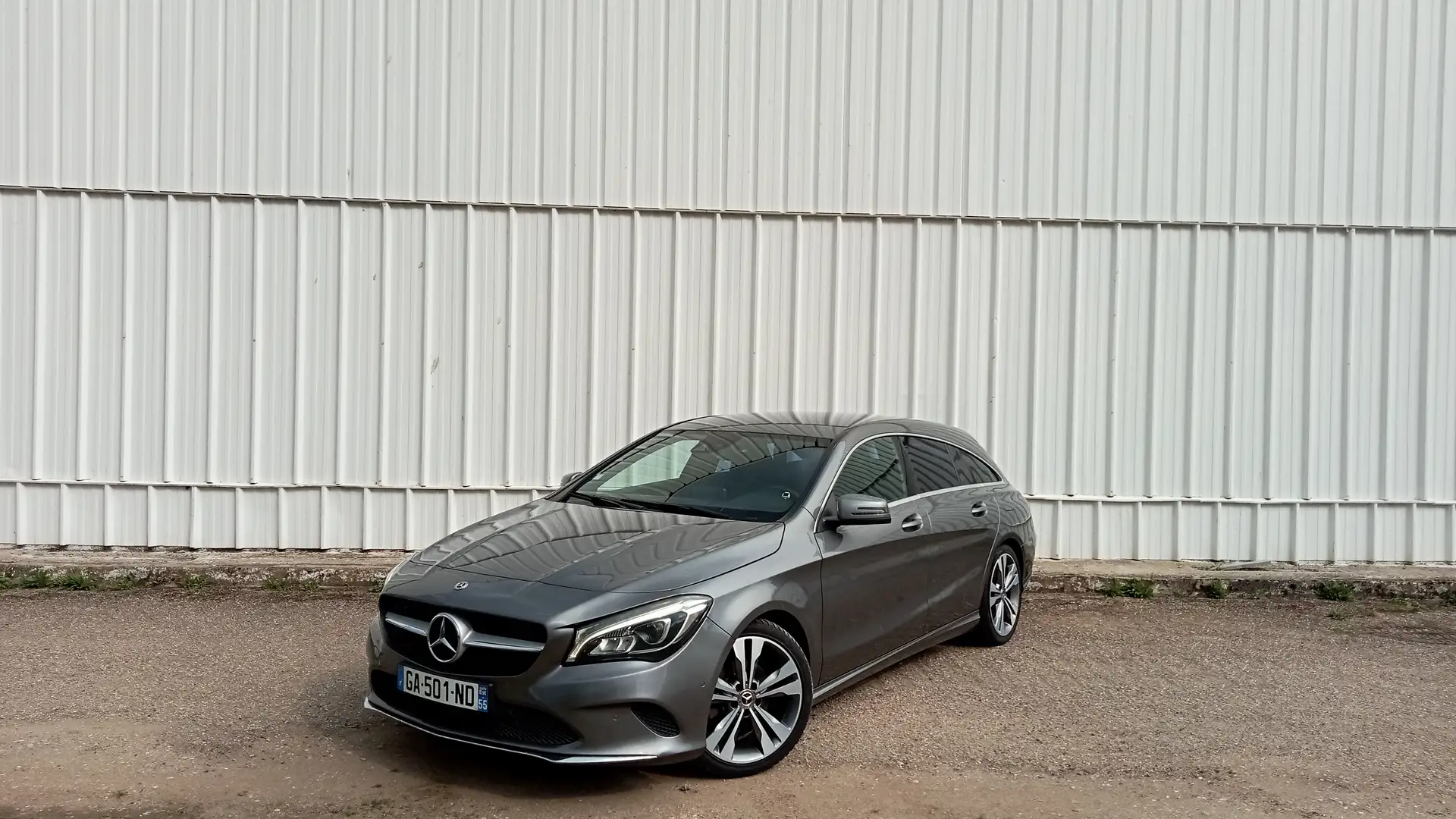 Mercedes-Benz CLA 200 200 Sensation Grau - 1