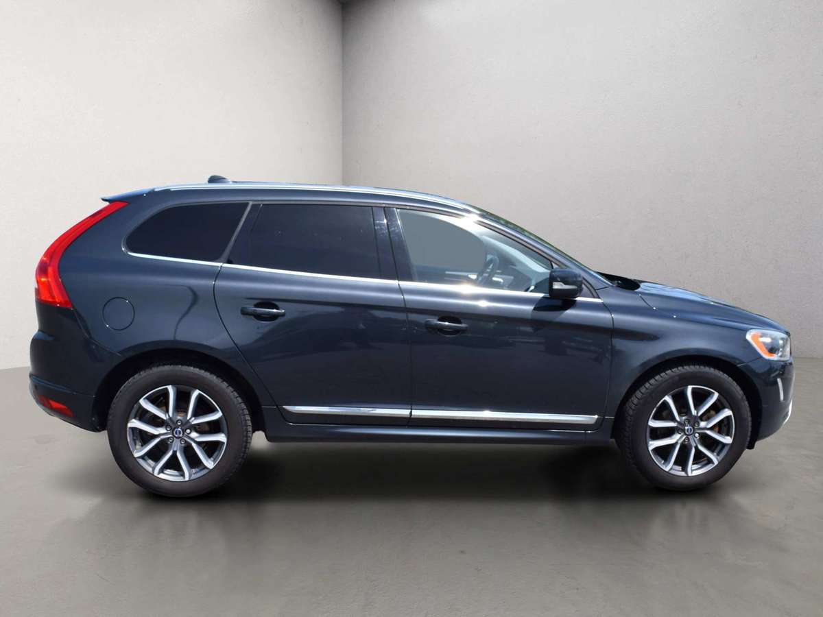 2016 Volvo XC60 T5 Special Edition Premier alt 4