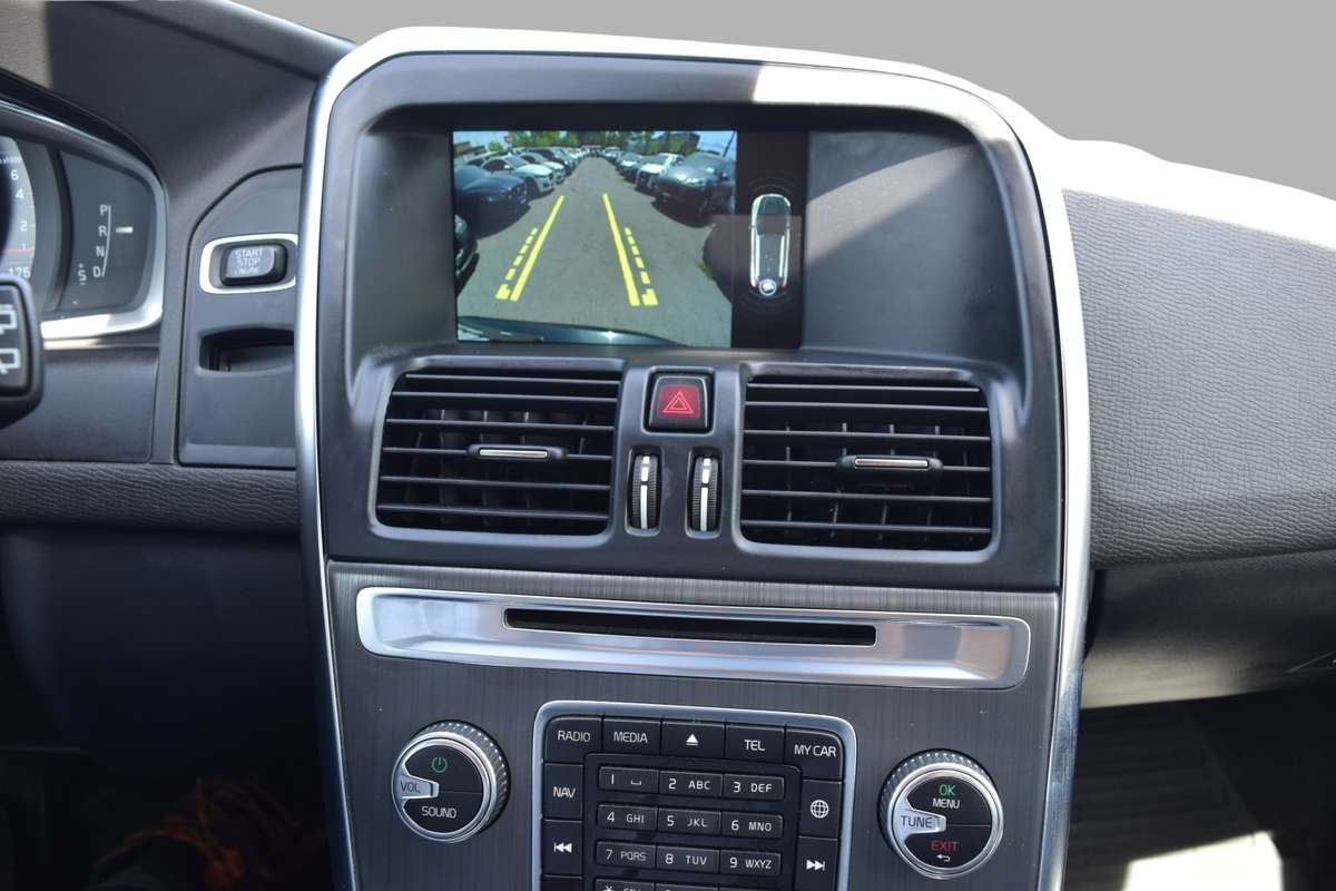 2016 Volvo XC60 T5 Special Edition Premier thumb 12
