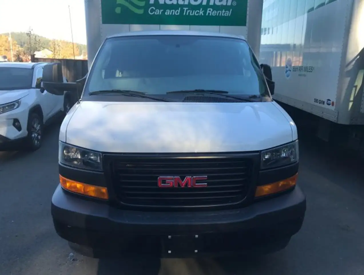 GMC Savana снимка GMC Savana