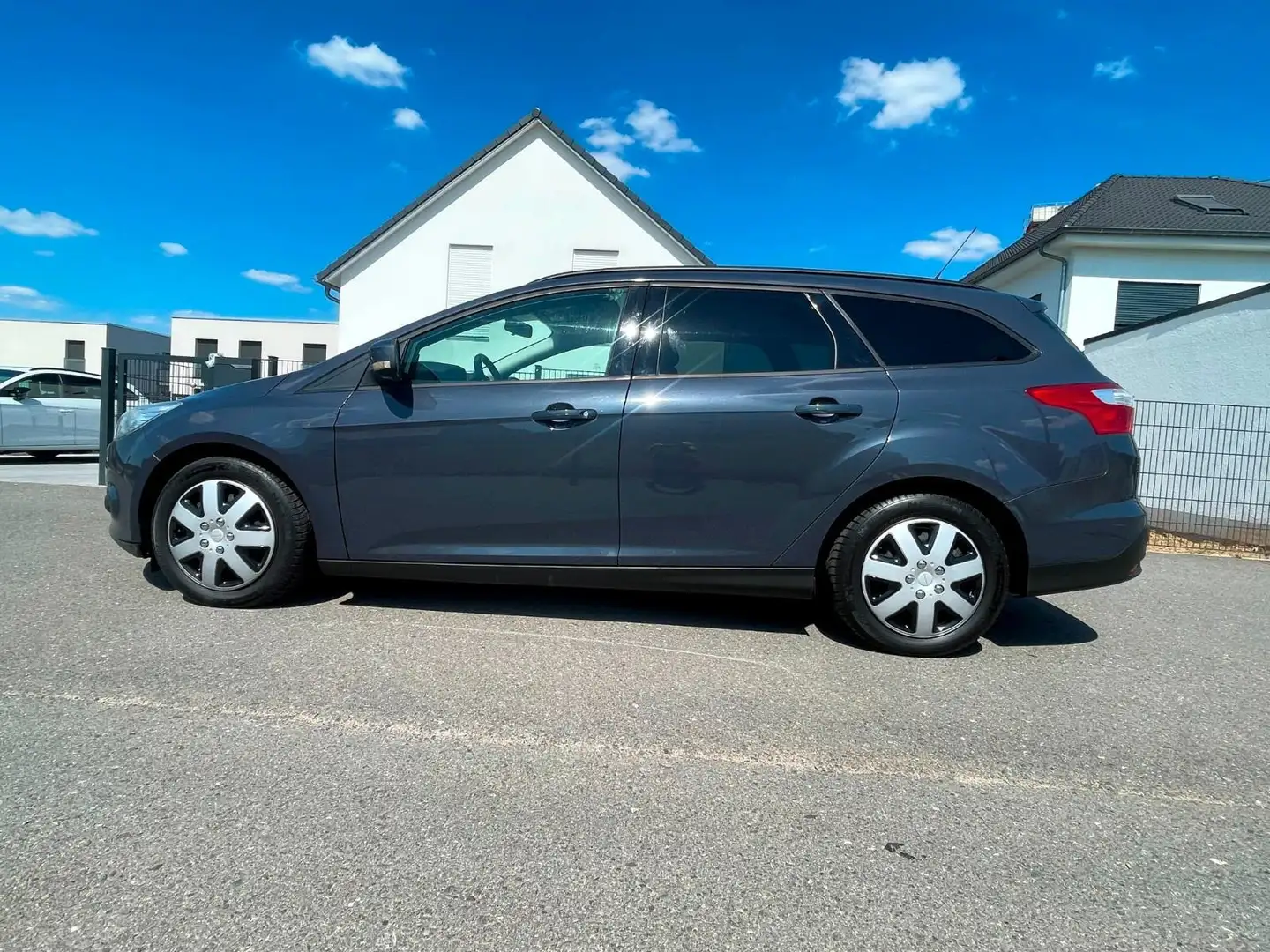 Ford Focus Focus 1.6 Ti-VCT Trend Grau - 1