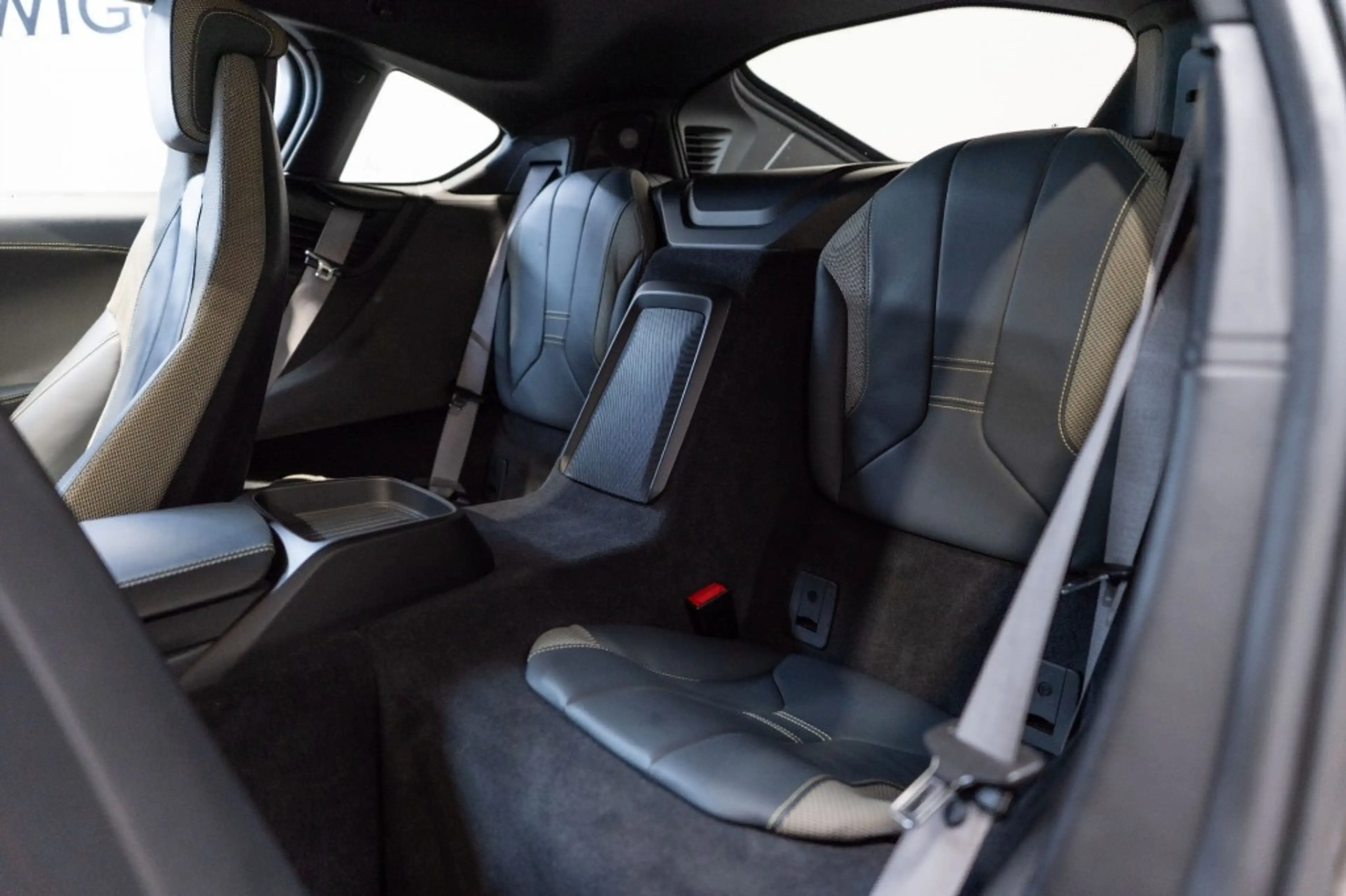 BMW i8 Hybrid 362 PK, Harman Kardon, Head-up, 20 Inch, Ma — photo 28