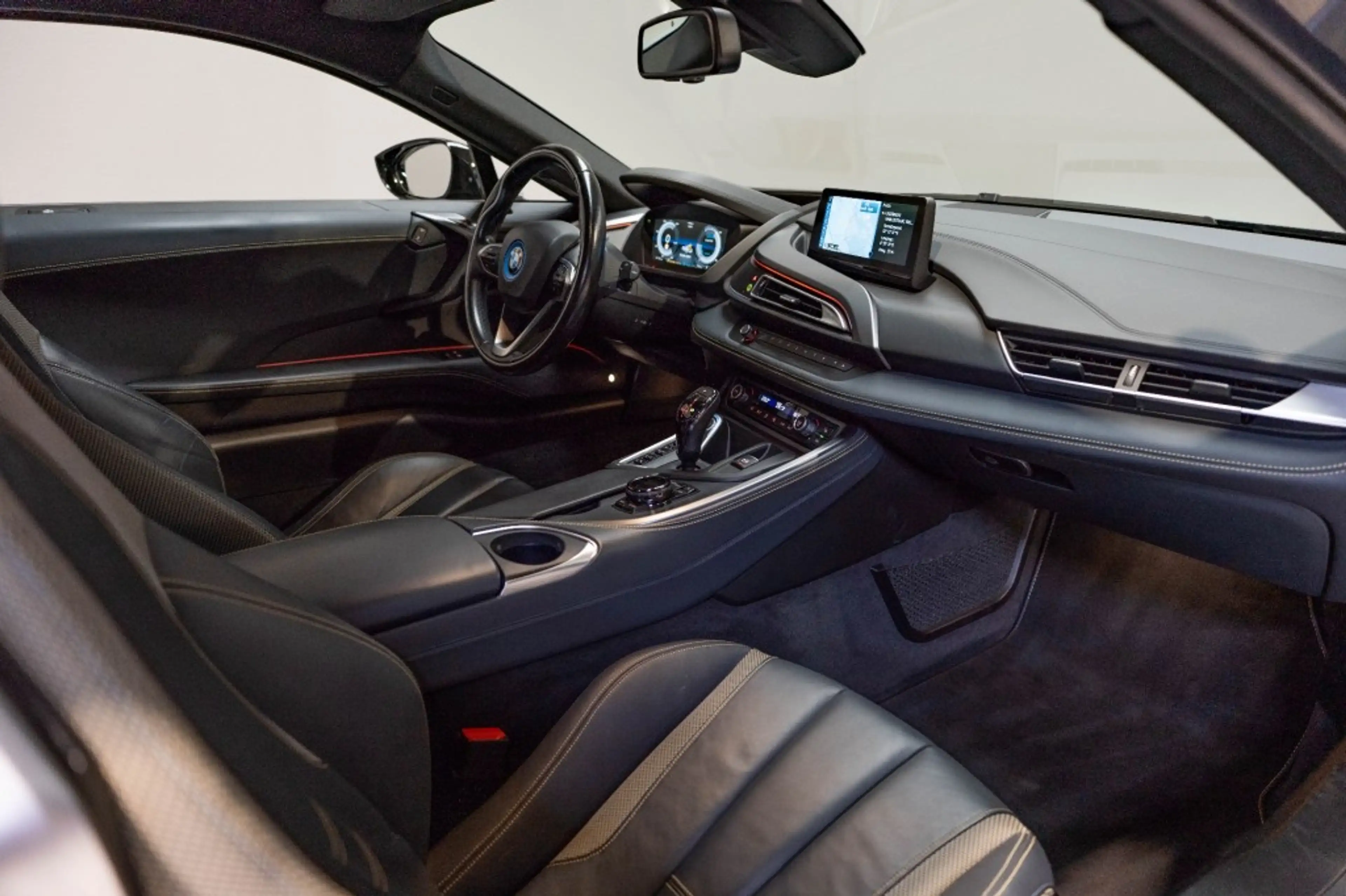 BMW i8 Hybrid 362 PK, Harman Kardon, Head-up, 20 Inch, Ma — photo 2