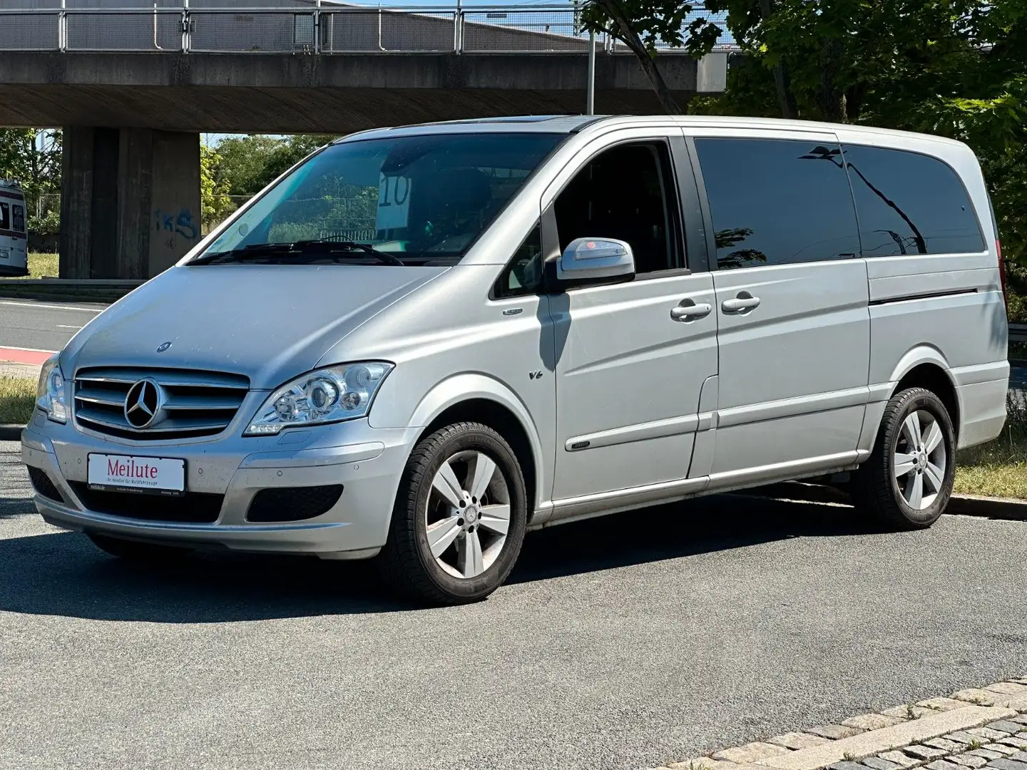 Mercedes-Benz Viano 3.0 V6 Ambiente lang*Xenon*Pano*Leder Silber - 1
