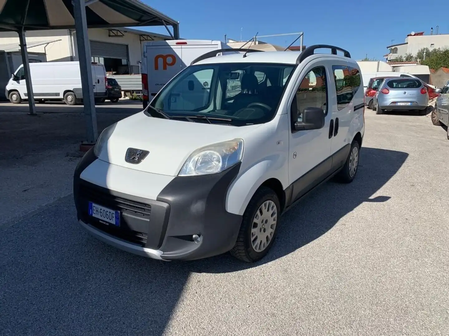 Peugeot Bipper Tepee 1.3 HDi 75 FAP Stop&Start Outdoor Bílá - 2