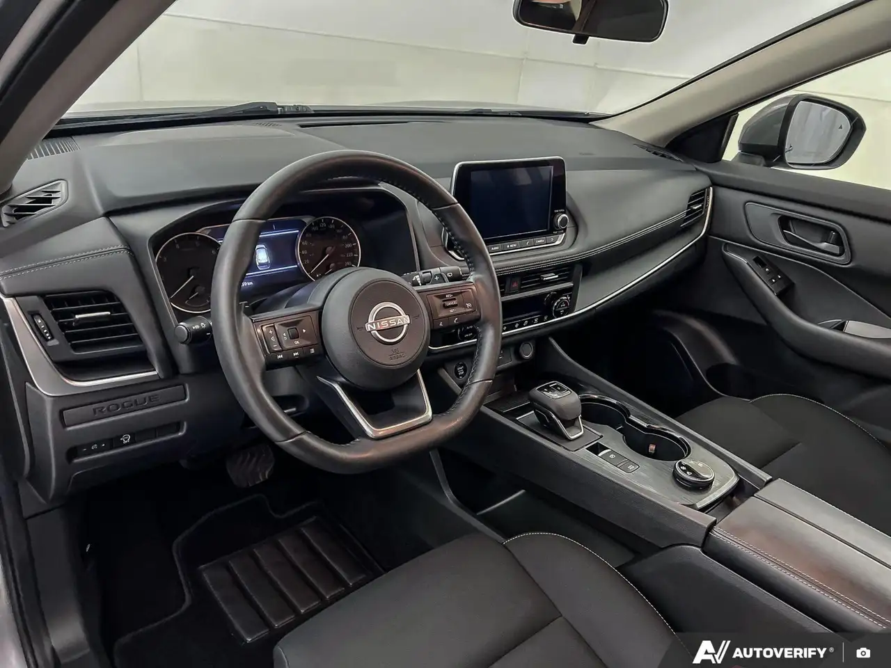 Nissan Rogue fotografie Nissan Rogue