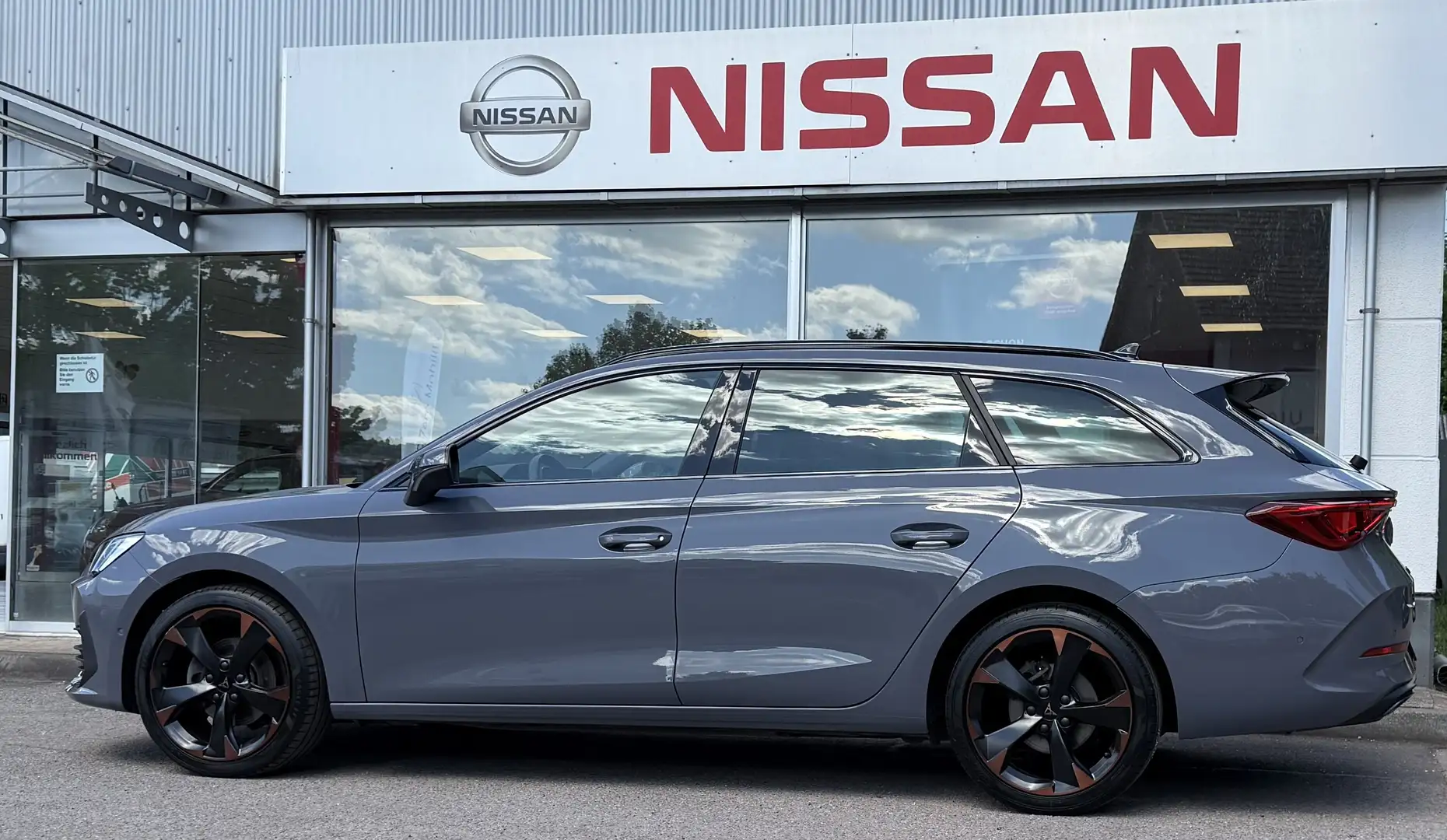 CUPRA Leon Leon Sportstourer 1.5 eTSI DSG Pano Virtual AHK - 2