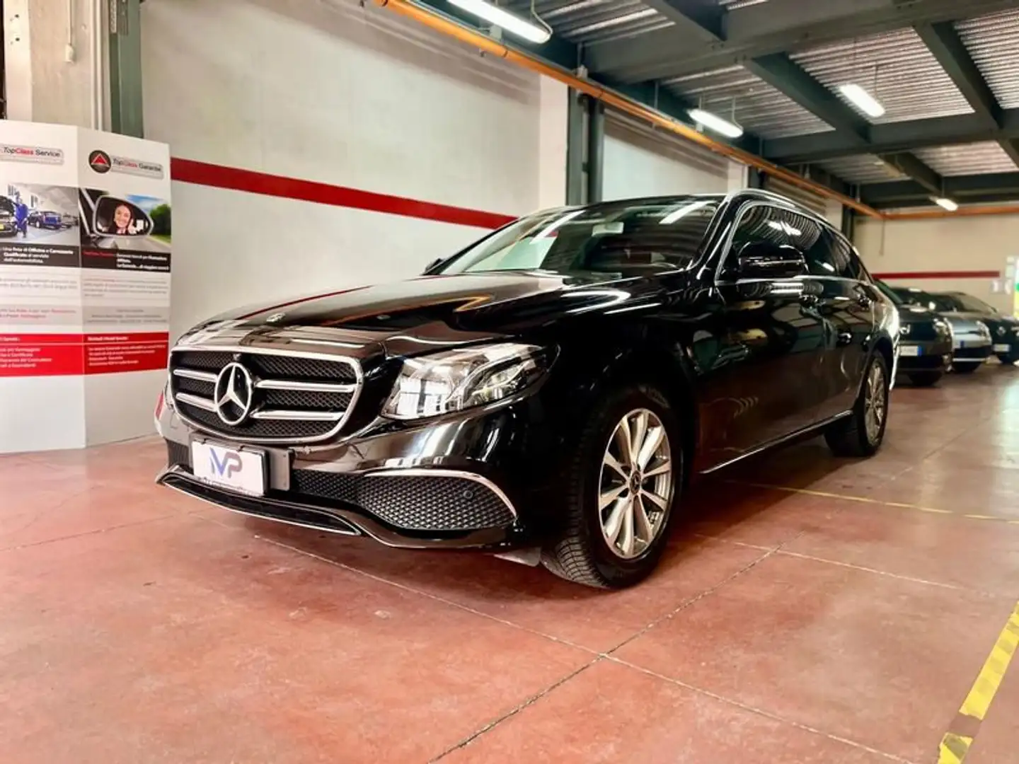 Mercedes-Benz E 220d S.W. 4Matic Auto Sport Noir - 1