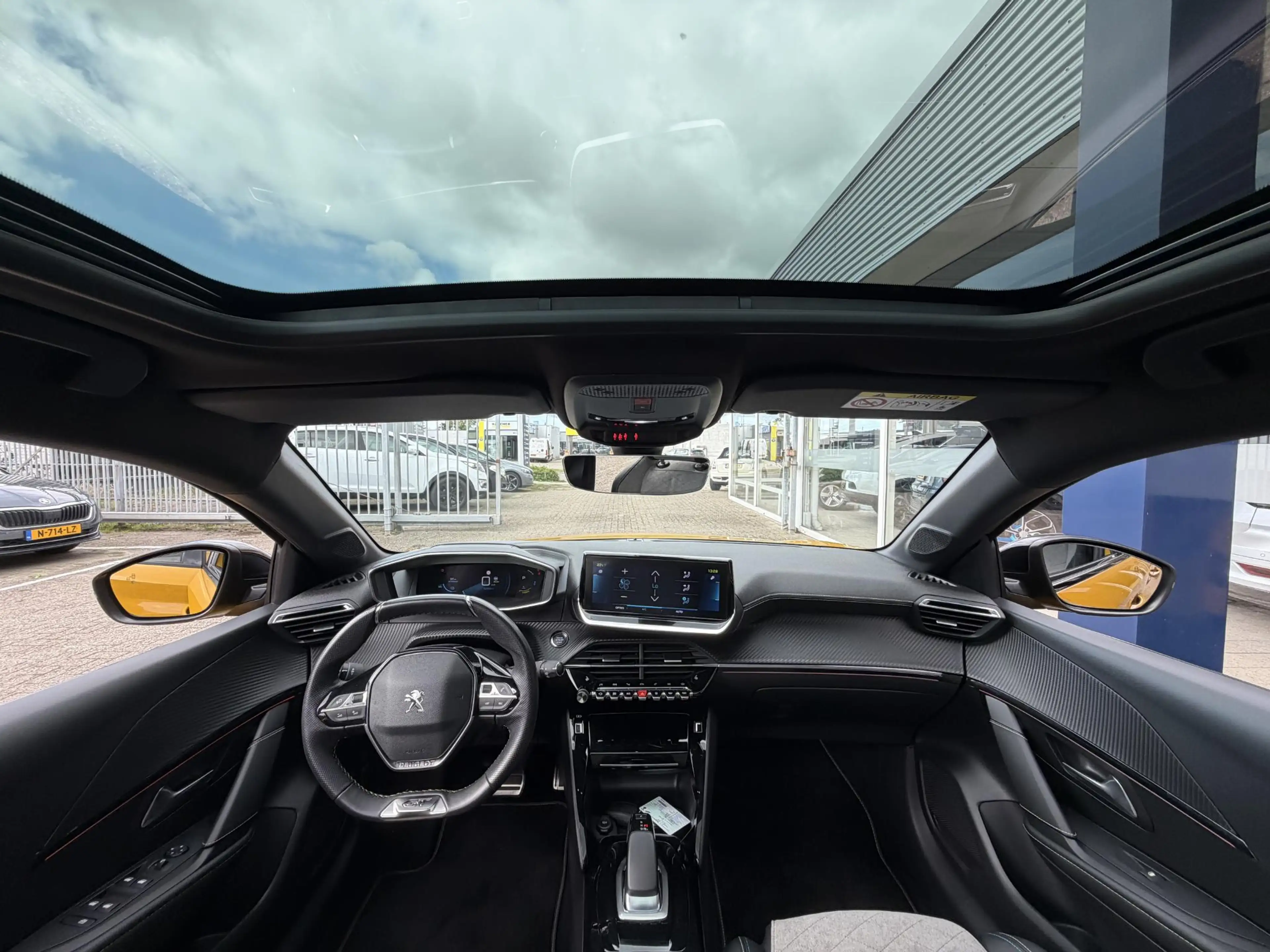 Peugeot e-208 EV GT 350 50 kWh — photo 15
