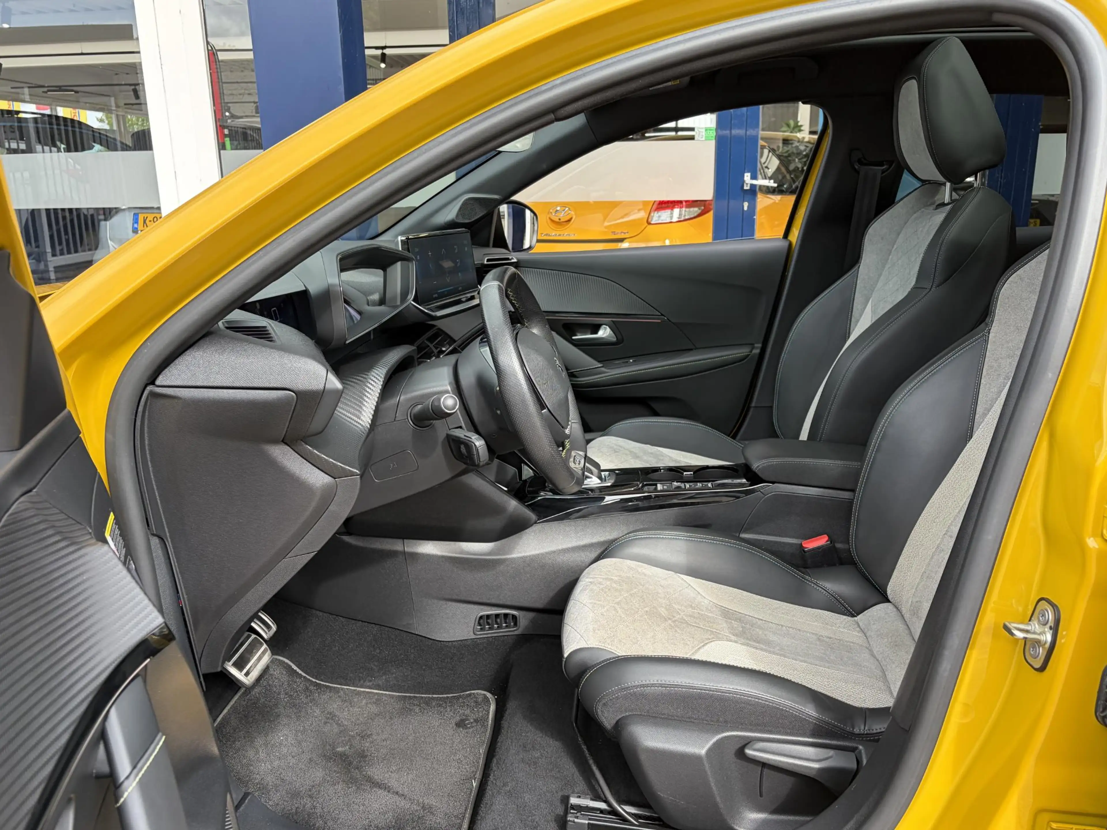 Peugeot e-208 EV GT 350 50 kWh — photo 11