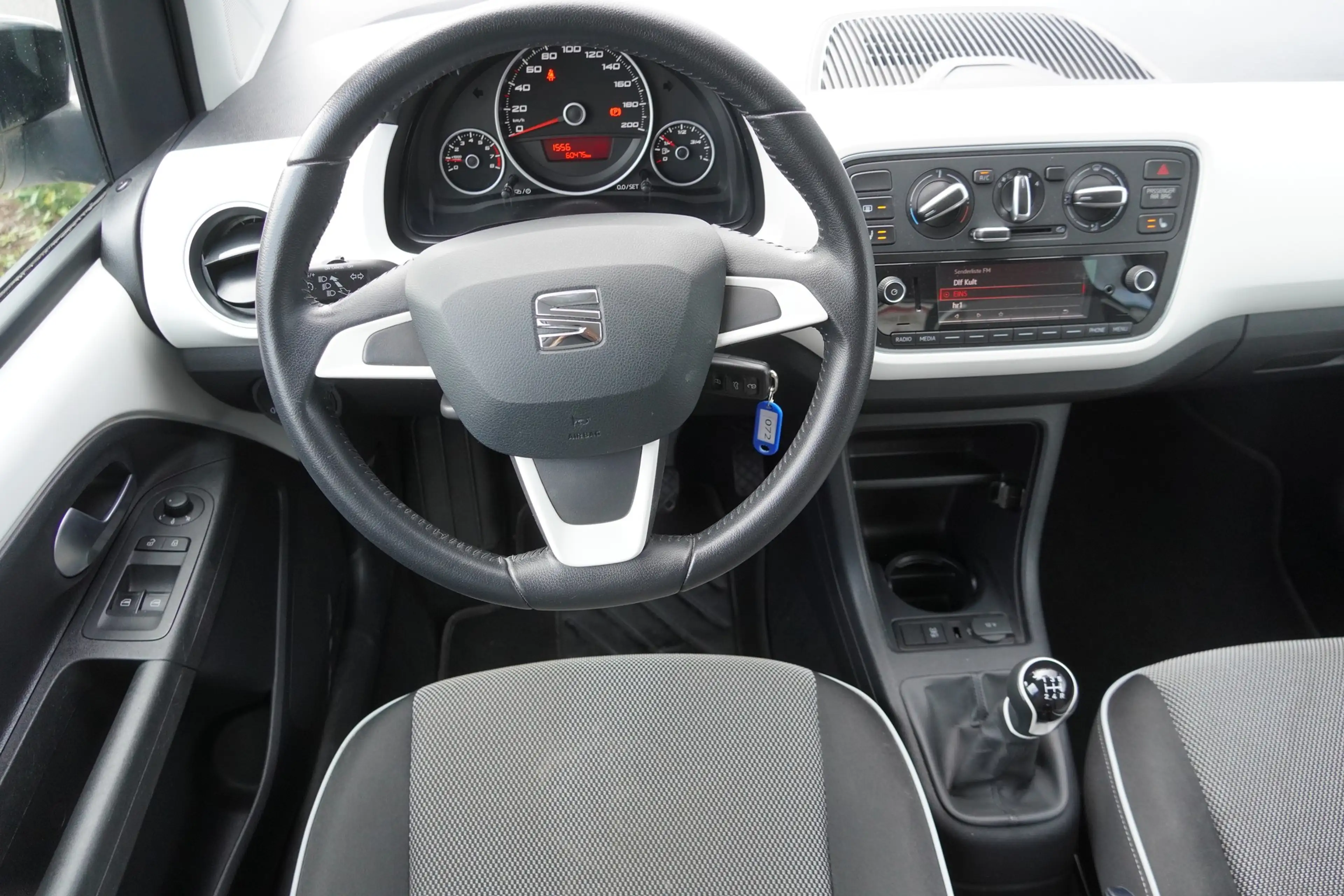 SEAT Mii 1.0 Chic Sitzheizung PDC Klima USB Bluetooth — photo 11