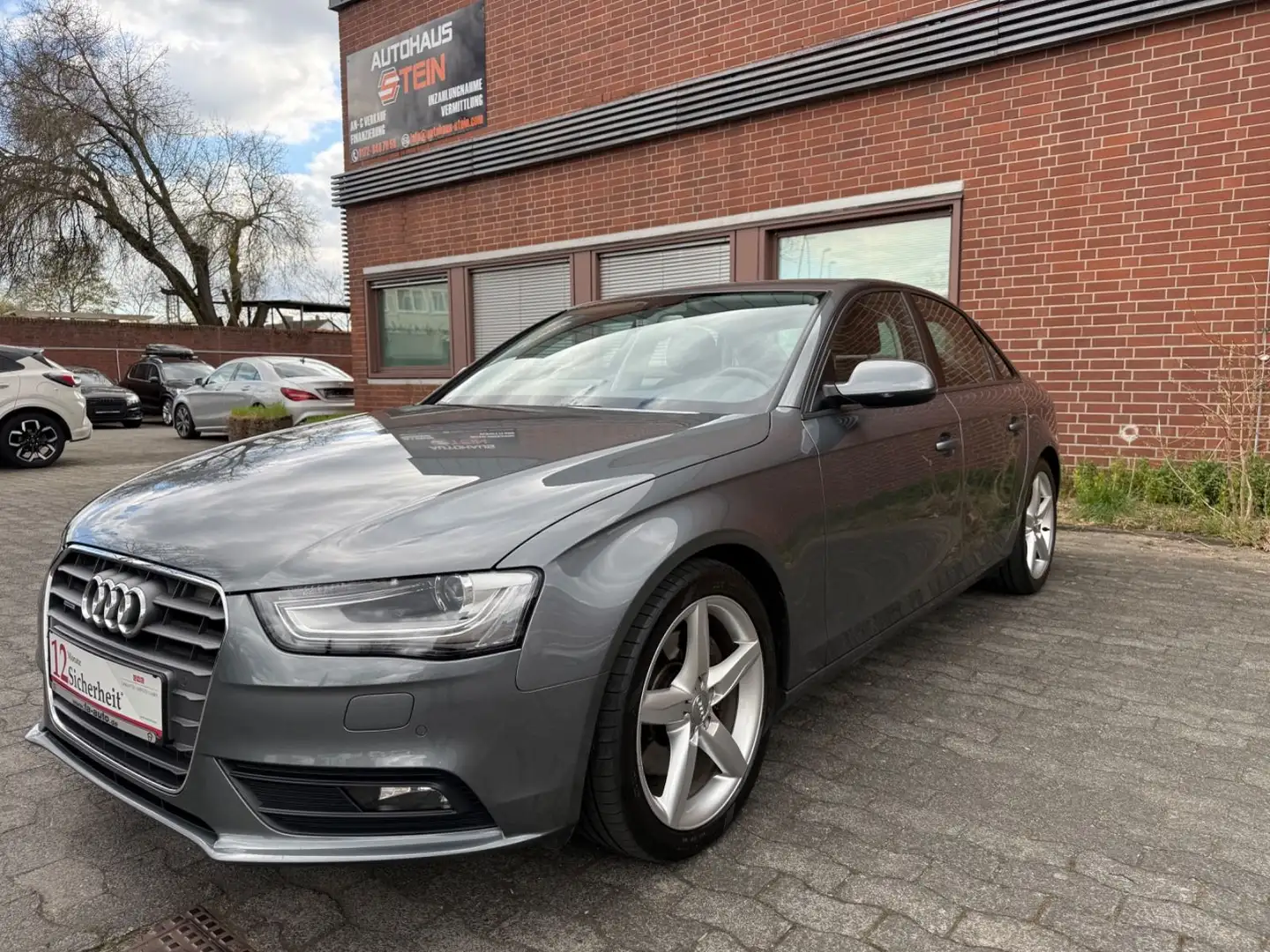 Audi A4 Lim. Ambition quattro XENON*START/STOPP*TEMPO Gris - 1