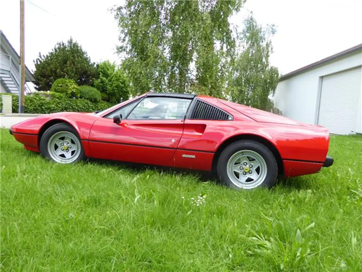 Ferrari 308 GTS, Vergaser, schwarze Leder Innenausstattung Kırmızı - 1