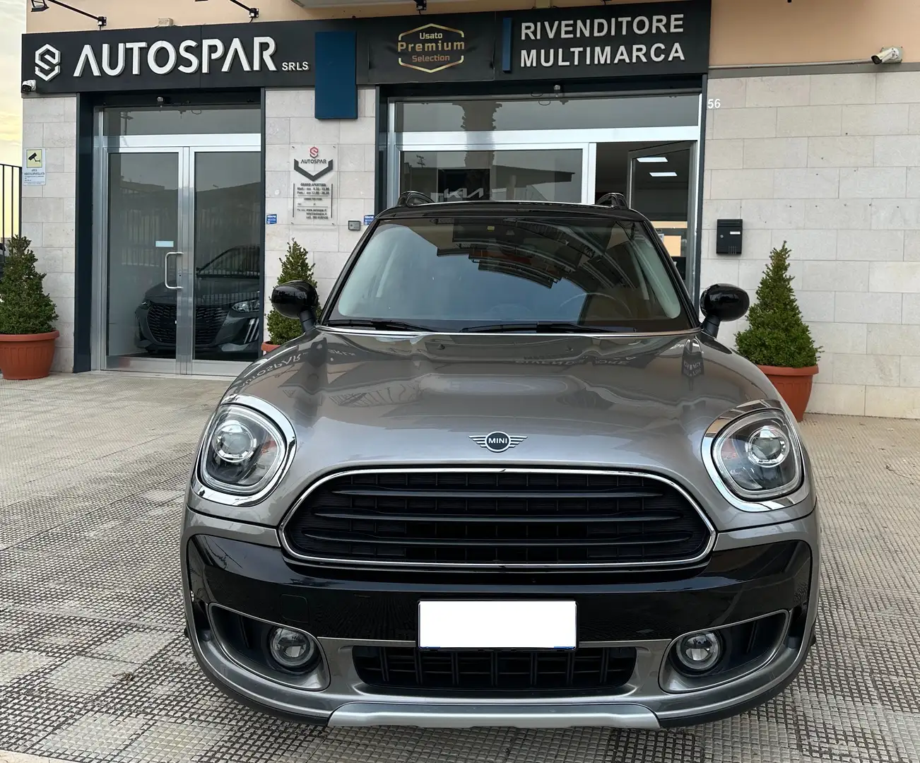 MINI Cooper D Countryman Mini Countryman F60 2.0 Hype auto Gris - 1