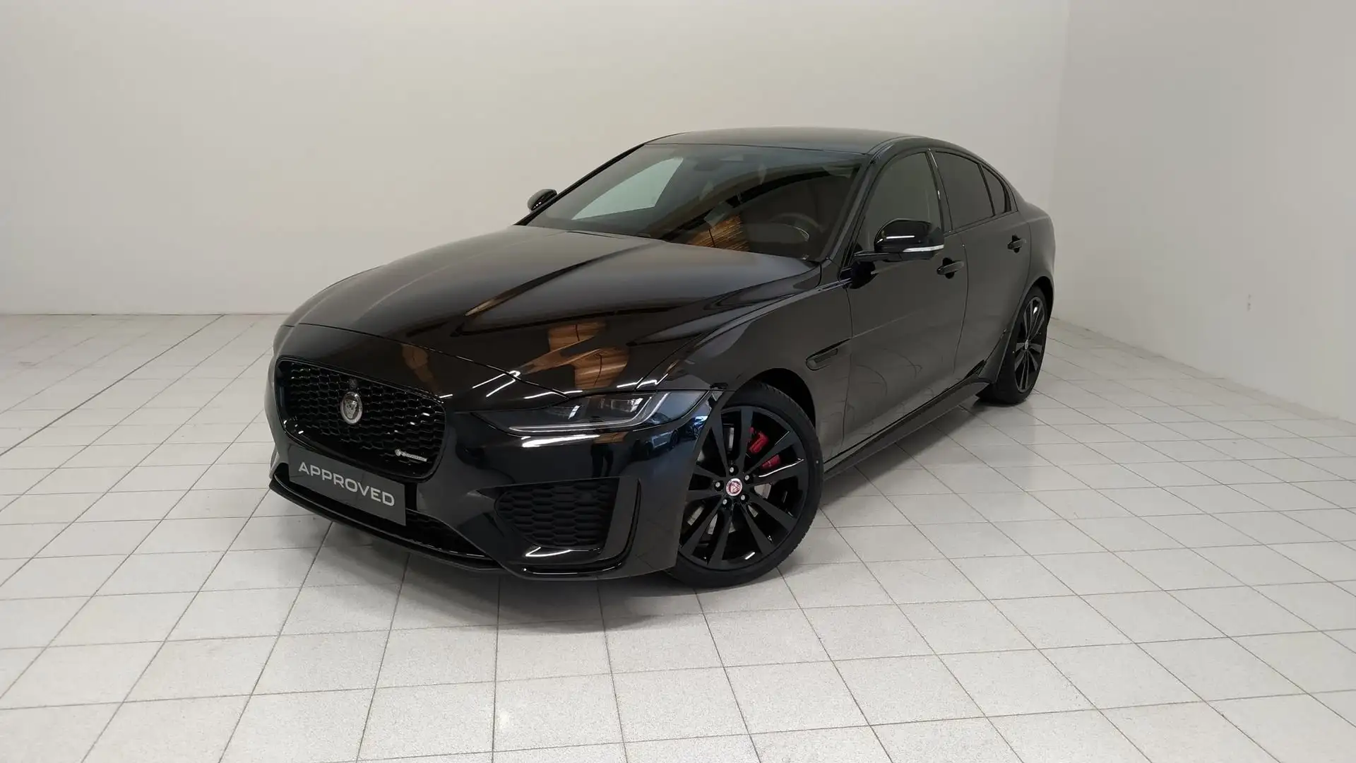 Jaguar XE 2.0 D 204 CV AWD aut. S IVA ESPOSTA Nero - 1