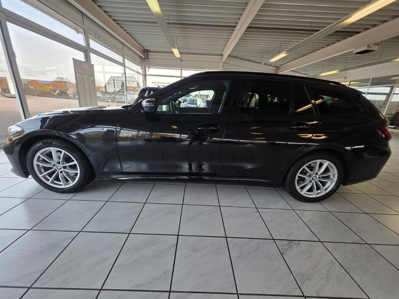 BMW 320 d xDrive  Touring  M Sport, Navi, SHZ, Kam — photo 2