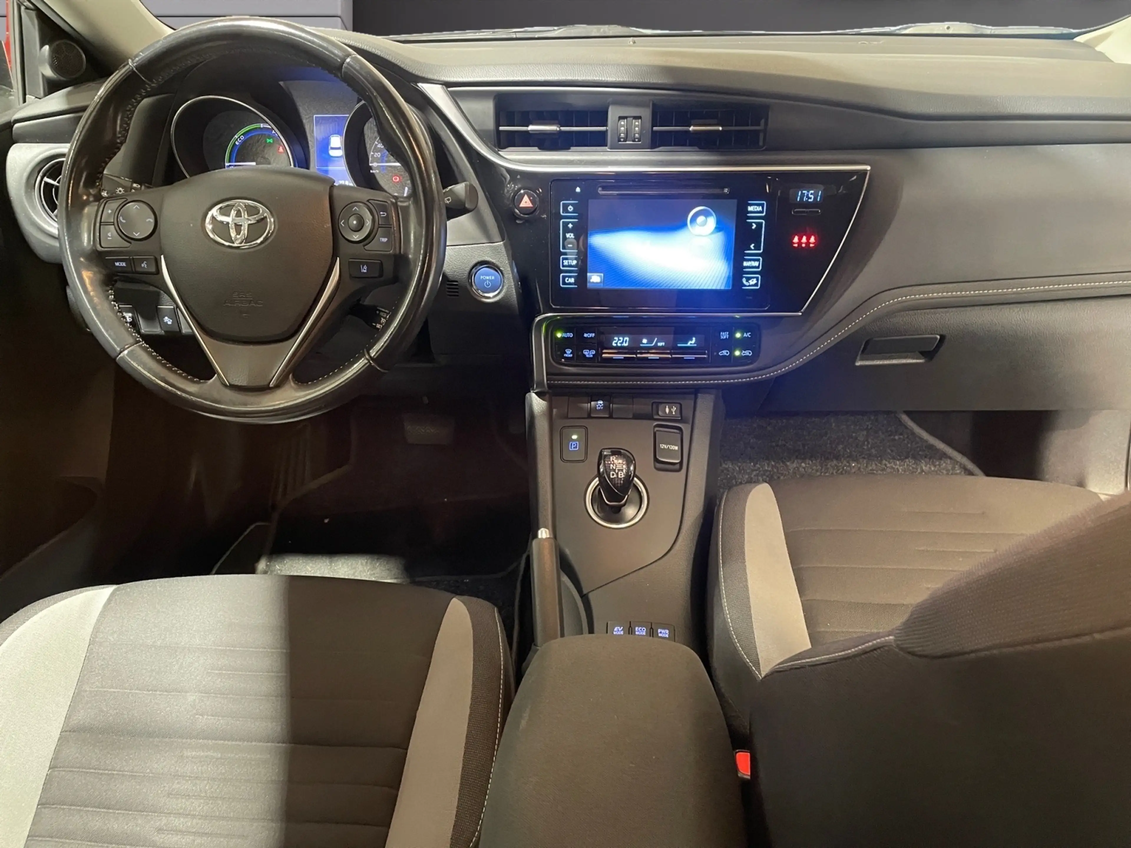 Toyota Auris Auris 1.8 (Hybrid) Cool — photo 8