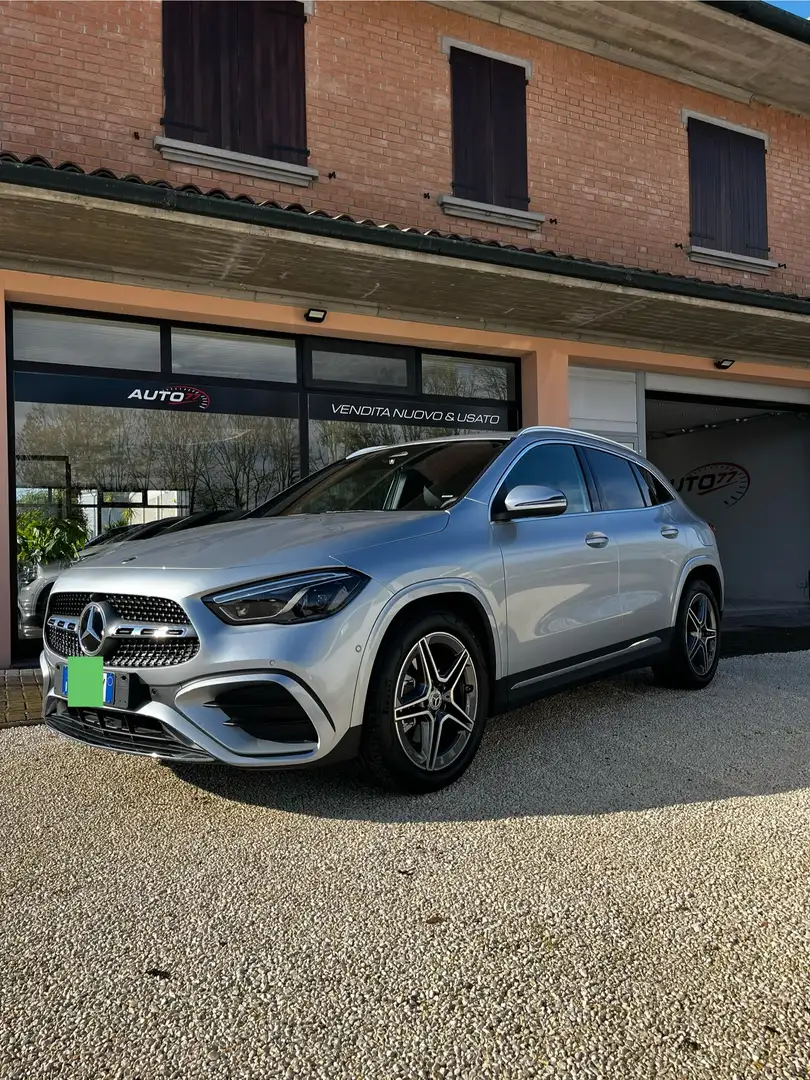 Mercedes-Benz GLA 200 d (150cv) AMG Line Premium Automatica Km0 Argent - 1