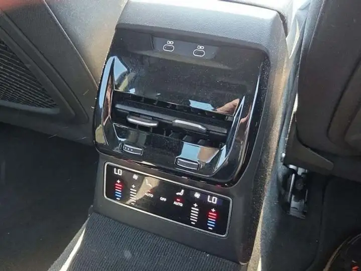 Audi A6 2025, foto 19