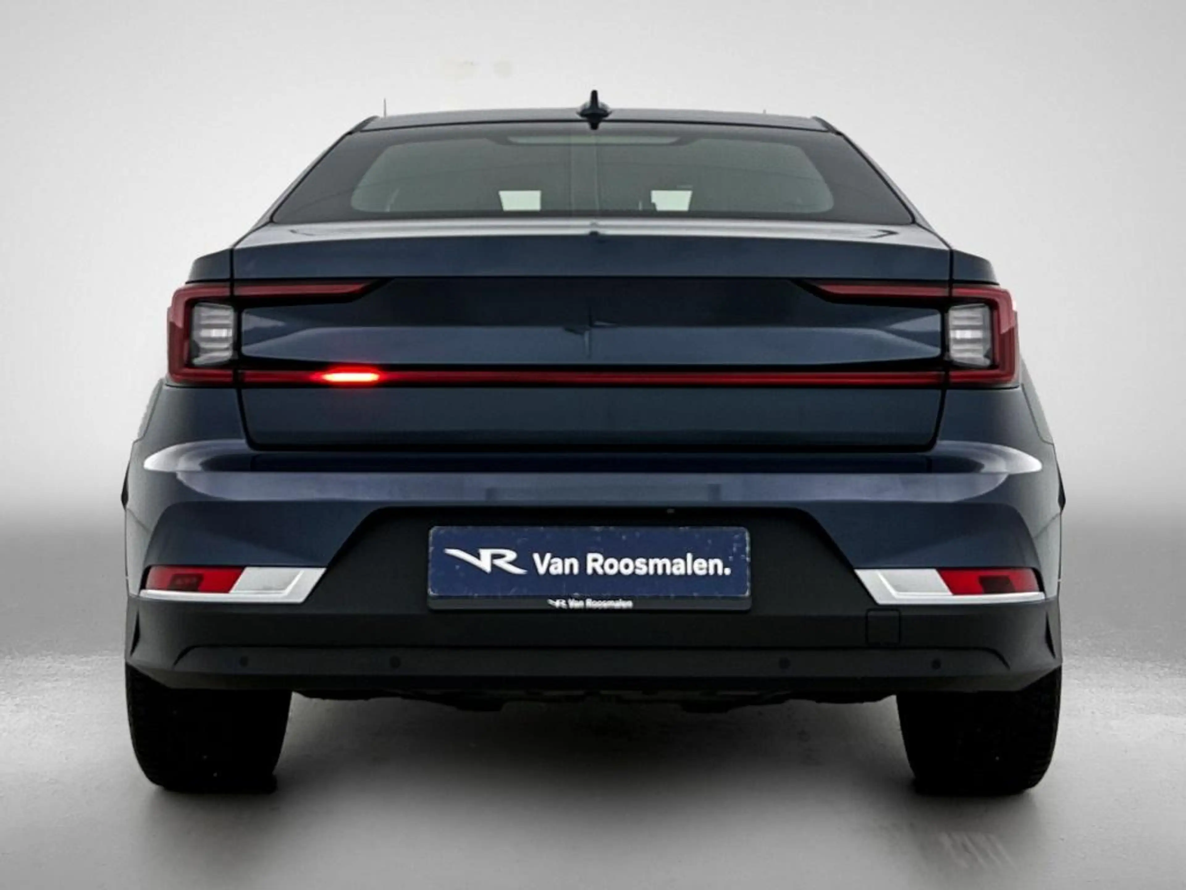 Polestar 2 Standard Range Single Motor 63kWh — photo 3