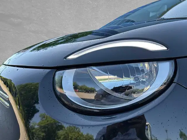 Fiat 500E view 13