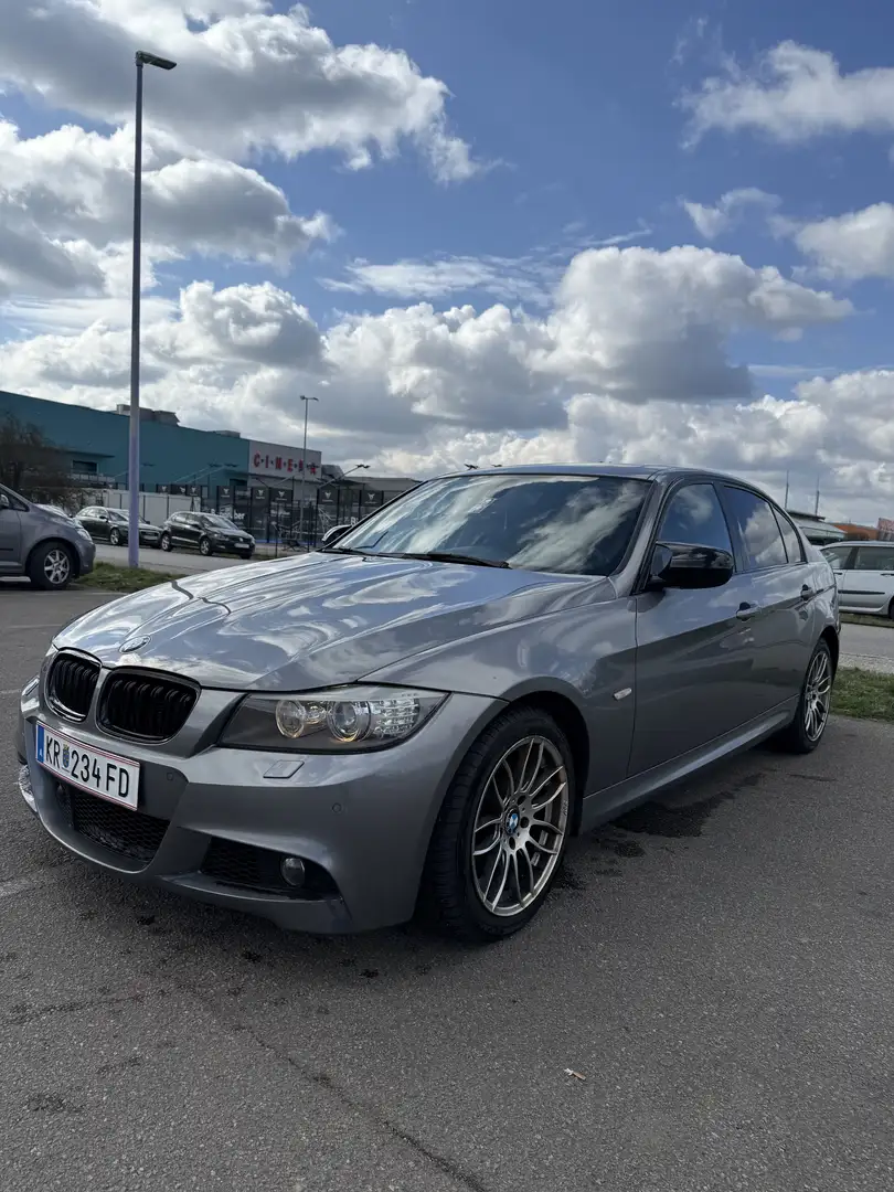 BMW 325 BMW E90 325I XDrive, Sportpaket. Mpaket ab werk Grau - 1
