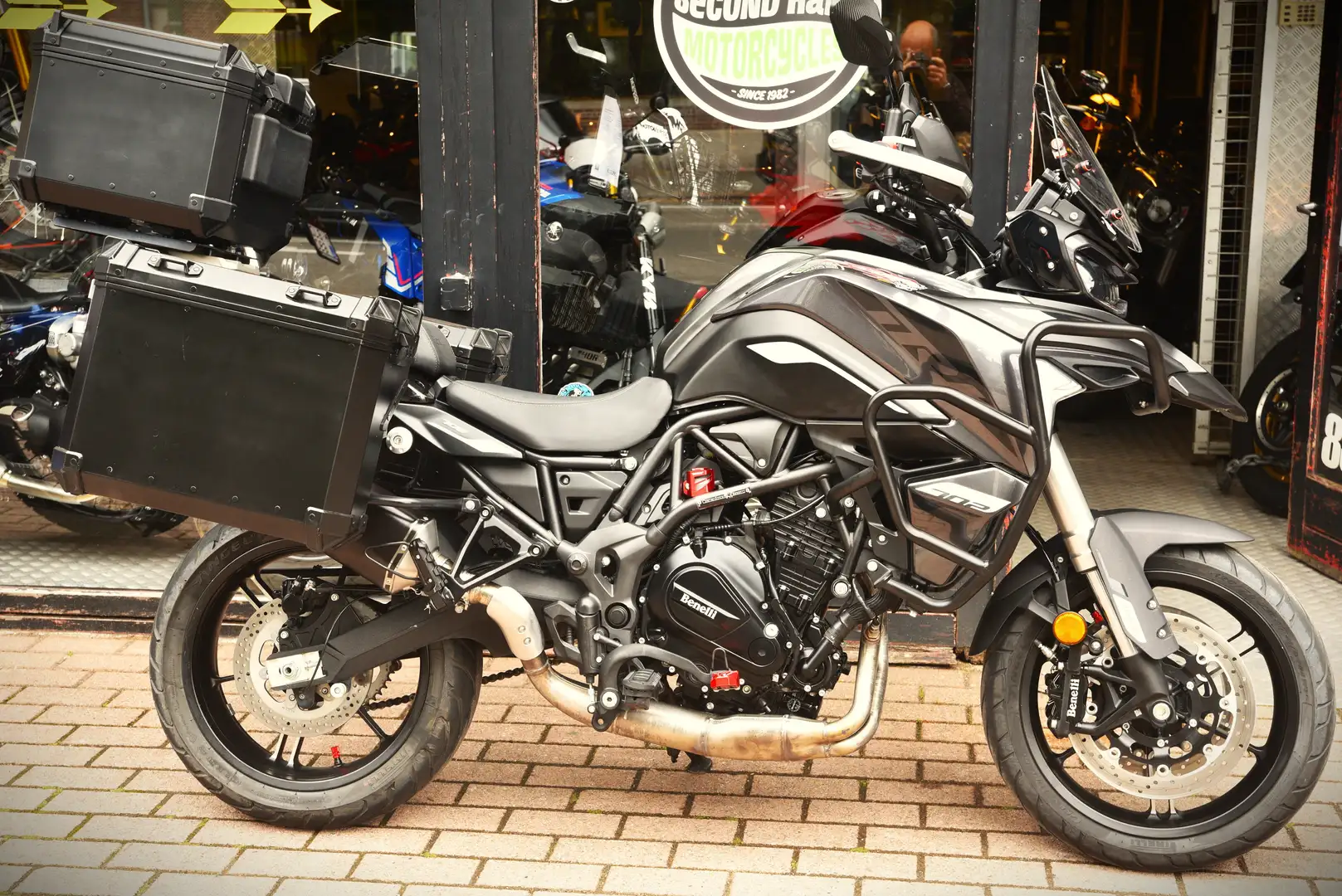Benelli TRK 702 ***MOTO VERTE*** Noir - 2